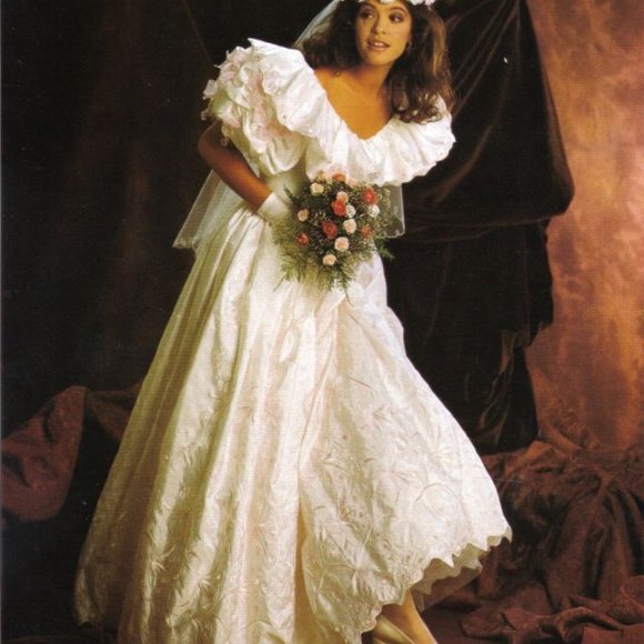 Amazing 80s silk wedding dress . Victorian style . - Picture 9 of 9